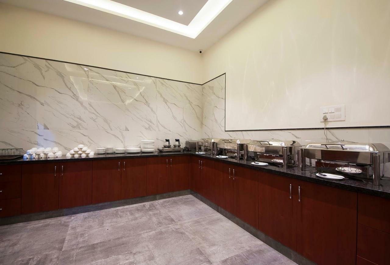 Hotel Z Suites- Delhi Igi Airport Nuova Delhi Esterno foto
